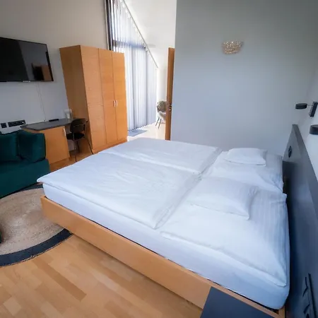 Bed & Breakfast Weingut & Gaestezimmer Zillinger 3*